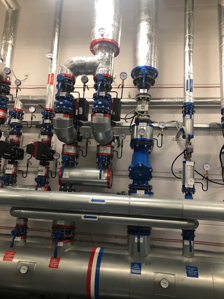 Rozdzielacz instalacji grzewczej — węzeł techniczny